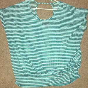 Short sleeved turquoise and white top